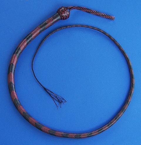 4ft Red and Black 32 plait Custom Signal Whip A.jpg